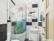 Apartament 4 camere de vanzare – complet renovat, mobil...
