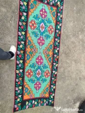 Carpetă cu model floral 