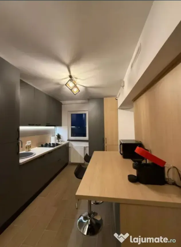 Apartament 2 camere amenajat, open space - zona Tractorul