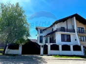 DE VANZARE: Casa spațioasă cu teren si foișor - Negre?...