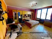 DE VANZARE: Casa spațioasă cu teren si foișor - Negre?... 