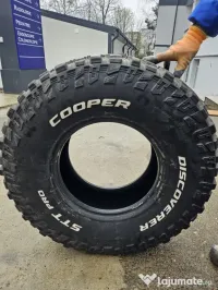 Vând anvelope Discoverer STT pro 