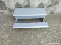 Hrănitoare de păsări cu pedală 