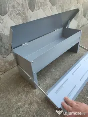 Hrănitoare de păsări cu pedală 