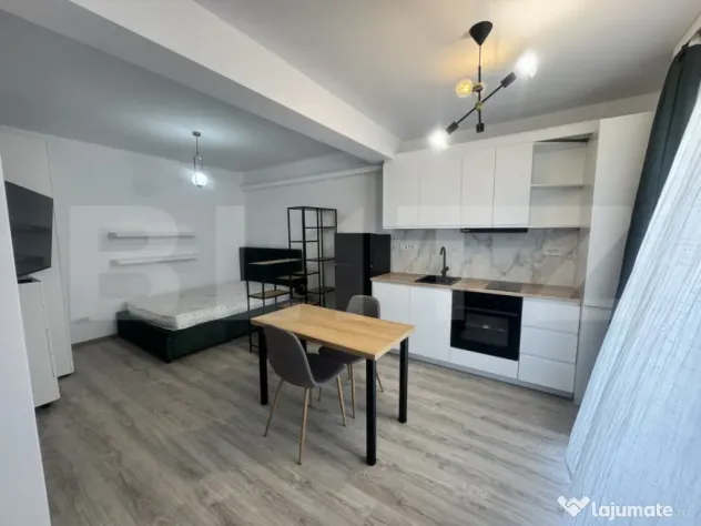 Garsonieră de închiriat, în bloc nou