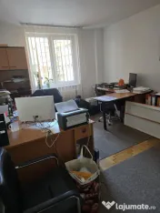 Apartament 4 camere, poziție excelenta 