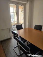 Apartament 4 camere, poziție excelenta 