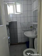Apartament 4 camere, poziție excelenta 