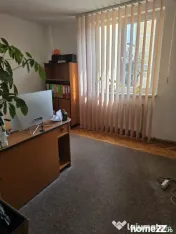 Apartament 4 camere, poziție excelenta 