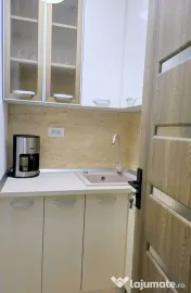 Garsonieră de închiriat – ideală pentru birou/cabine... 