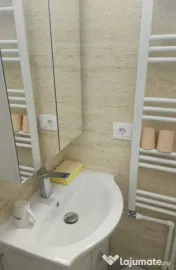 Garsonieră de închiriat – ideală pentru birou/cabine... 