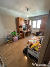 Apartament 4 camere decomandat, etaj intermediar, parcare, M 