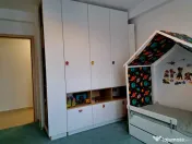 Apartament de 3 camere zona TRACTORUL, 