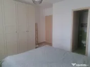 Apartament de 3 camere zona TRACTORUL, 