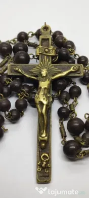 Rozariu Vechi din Lemn și Crucifix Alamă 