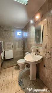 Casă spațioasă cu potențial rezidențial și comercial ? 