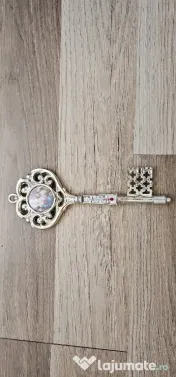 Cheie ornamentala cu termometru functional. 