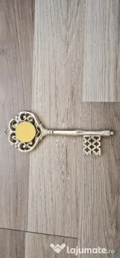 Cheie ornamentala cu termometru functional. 