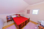 Casă spațioasă cu 1133 mp teren –Satu Nou de Jos, la... 