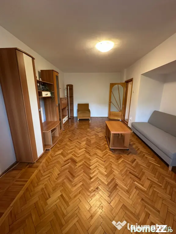 Spatios! Apartament 2 camere, Independentei, etaj 3.