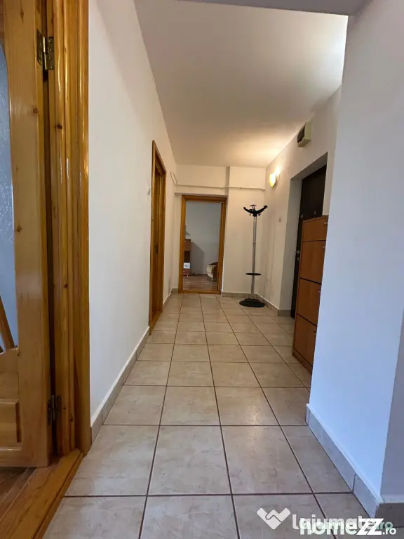 Spatios! Apartament 2 camere, Independentei, etaj 3.