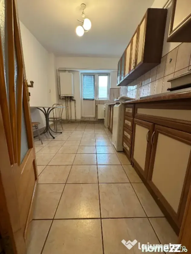 Spatios! Apartament 2 camere, Independentei, etaj 3.