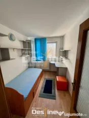 Podu Ros - Apartament 3 camere semidecomandat, MOBILAT și U 
