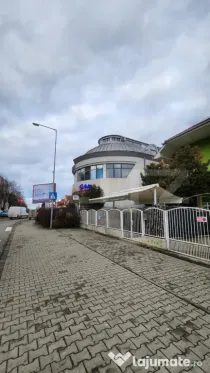 Spațiu comercial de vânzare