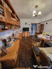 Apartament cu 3 camere, 73 mp, zona centrala 