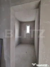 Casa semifinisată individuală 120 mp utili, teren 805 mp, 