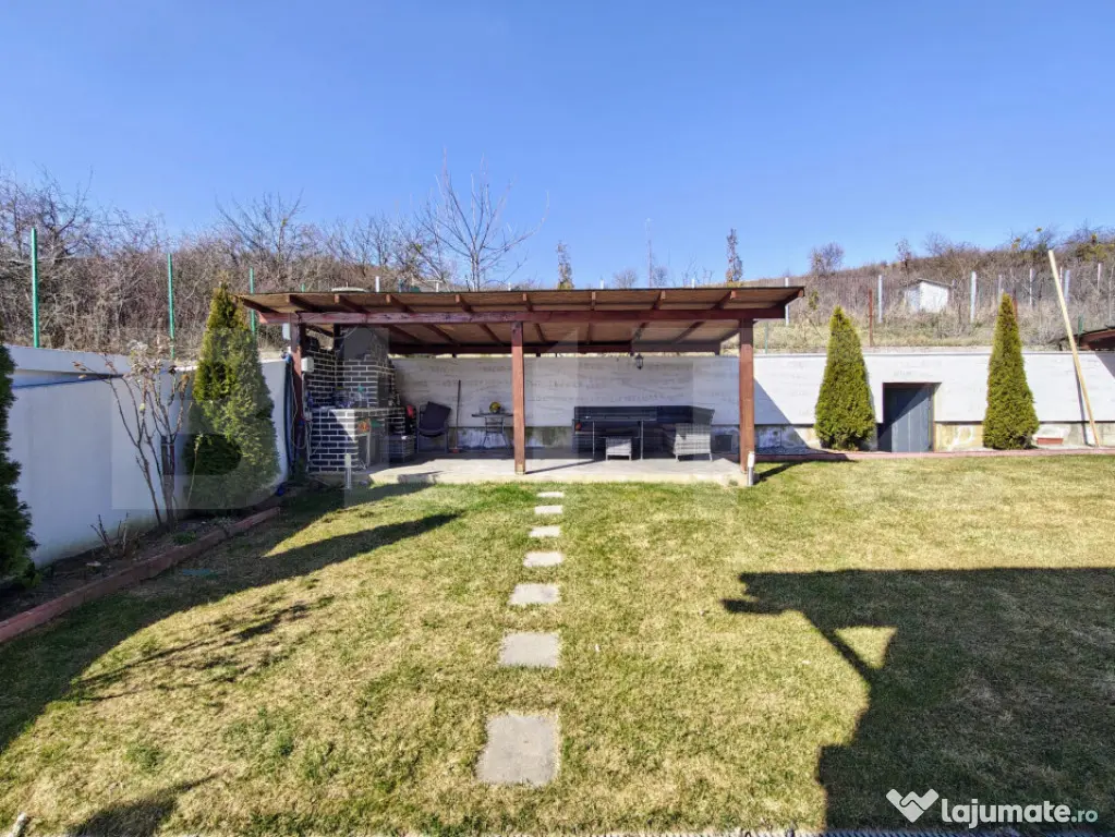 Casă de vânzare cu priveliste superba – proprietate idea