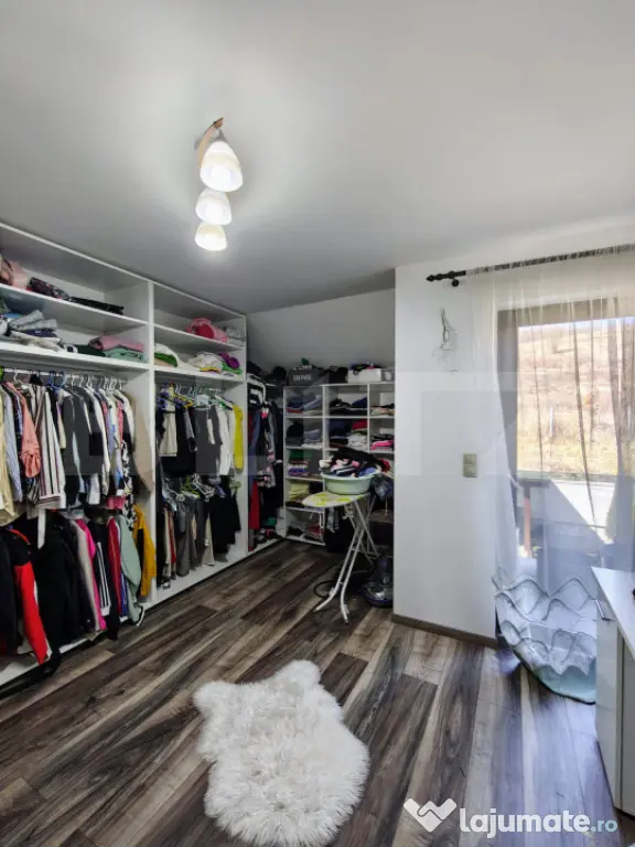 Casă de vânzare cu priveliste superba – proprietate idea