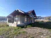 Casa 5 camere,2 nivele,150 mp,1500 mp de teren,zona Dealu Je 