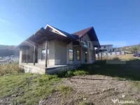 Casa 5 camere,2 nivele,150 mp,1500 mp de teren,zona Dealu Je 