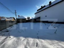 Teren 471 mp cu construcție demolabilă – ideal spații c