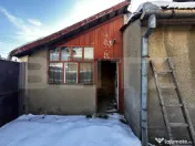 Teren 471 mp cu construcție demolabilă – ideal spații c 