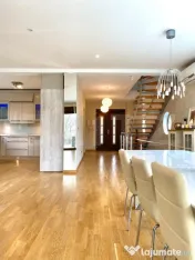 Iti doresti o casa de lux? Ai gasit! 