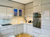 Iti doresti o casa de lux? Ai gasit! 