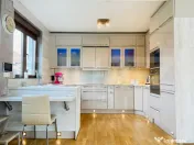 Iti doresti o casa de lux? Ai gasit! 