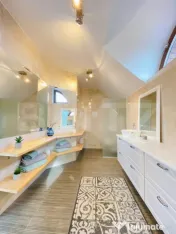 Iti doresti o casa de lux? Ai gasit! 