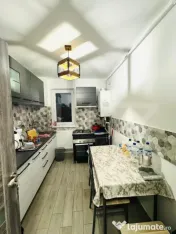 Apartament de vanzare, cu 2 camere, renovat complet, etaj 3 