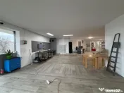 Spatiu comercial, 267 mp, 2 parcari, zona Cetatii 