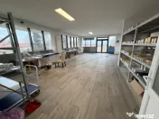 Spatiu comercial, 267 mp, 2 parcari, zona Cetatii 