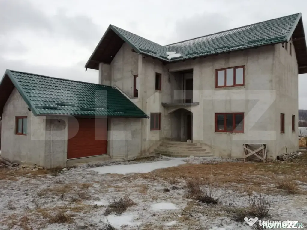 Casa Liteni, Dolhasca, 2500 mp teren, 180 mp utili, 5 camere - Suceava (Suceava)