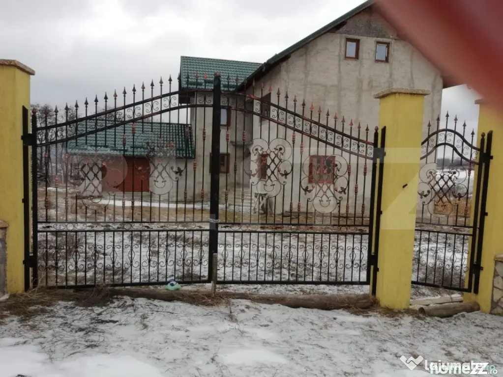 Casa Liteni, Dolhasca, 2500 mp teren, 180 mp utili, 5 camere - Suceava (Suceava)