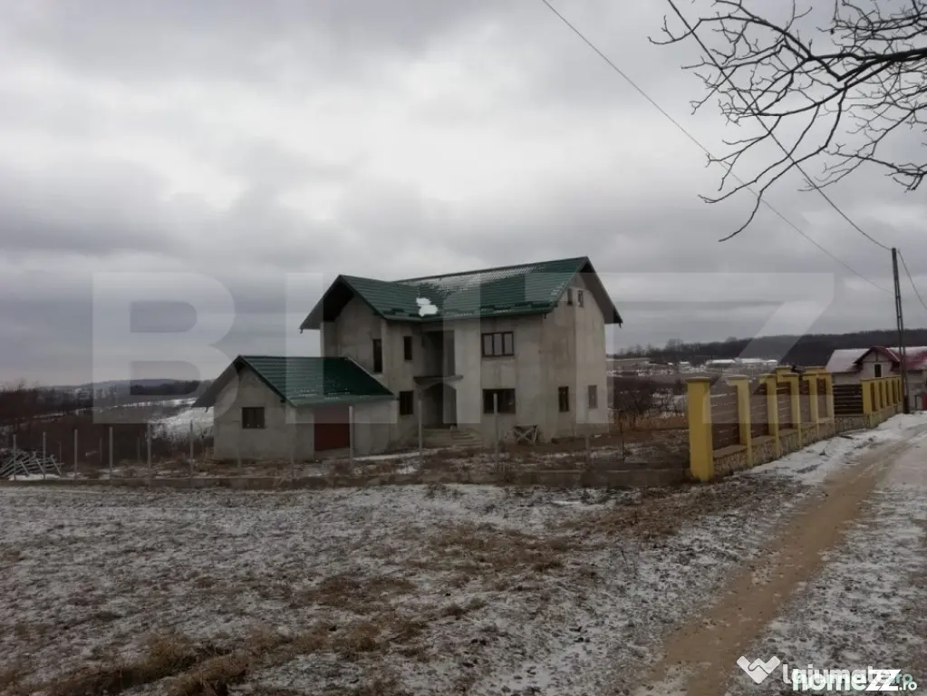 Casa Liteni, Dolhasca, 2500 mp teren, 180 mp utili, 5 camere - Suceava (Suceava)