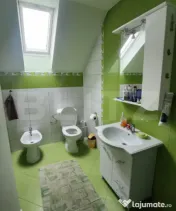 Casa D+P+E, pe Aleea Trifoiului, zona linistita! 