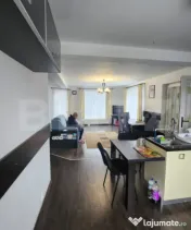 Casa D+P+E, pe Aleea Trifoiului, zona linistita! 