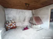 Casa renovabila 5 camere baie si anexe 2800 mp teren in Pi 