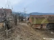 Casa renovabila 5 camere baie si anexe 2800 mp teren in Pi 